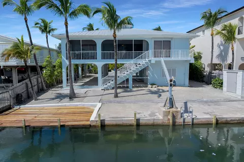 947 Gulf Dr, Summerland Key, FL 33042