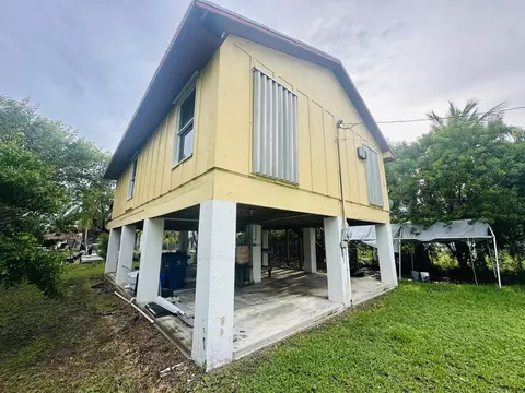 Exterior - 22960 Sharp Ln, Cudjoe Key, FL 33042 photo 4 of 6