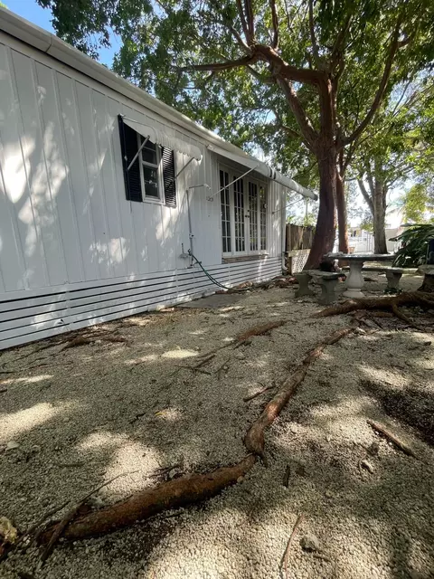 Exterior - 309 Lance Ln, Key Largo, FL 33037 photo 2 of 3