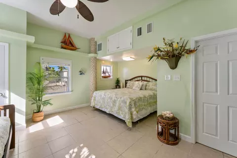 Bedroom - 712 26th St, Marathon, FL 33050 photo 2 of 4
