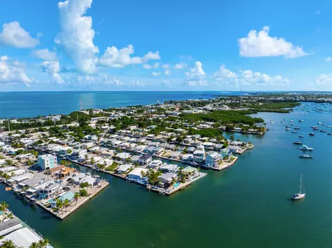 View/Area - 712 26th St, Marathon, FL 33050 photo 1 of 10