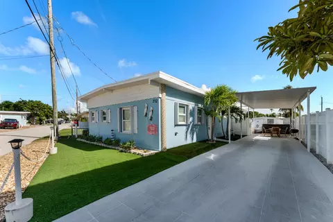 Exterior - 712 26th St, Marathon, FL 33050 photo 2 of 7