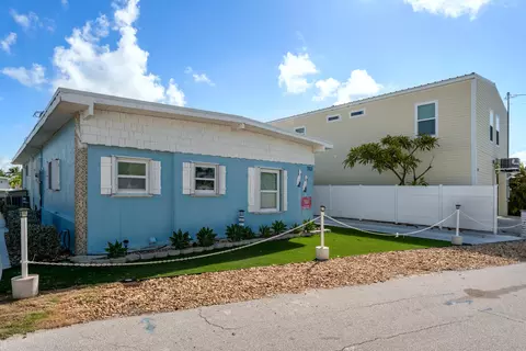 Exterior - 712 26th St, Marathon, FL 33050 photo 3 of 7