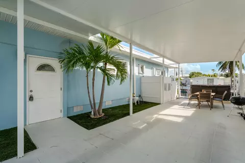Exterior - 712 26th St, Marathon, FL 33050 photo 4 of 7