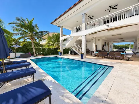 114 Bessie Rd, Tavernier, FL 33070