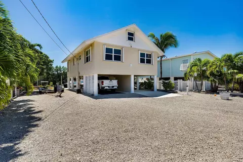 27322 Saint Martin Ln, Ramrod Key, FL 33042