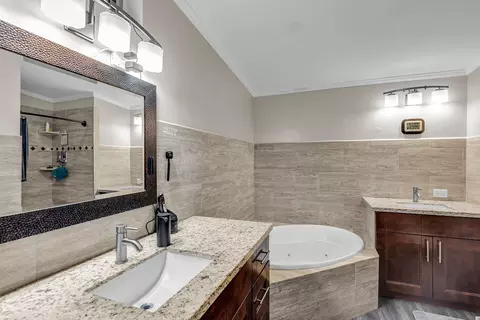 Bath - 308 Vaca Rd, Key Largo, FL 33037 photo 1 of 4