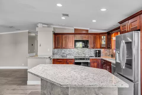 Kitchen - 308 Vaca Rd, Key Largo, FL 33037 photo 6 of 6