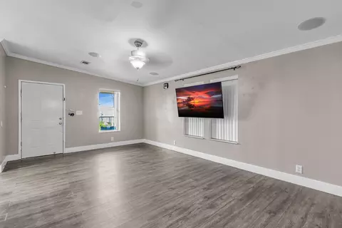 Living - 308 Vaca Rd, Key Largo, FL 33037 photo 3 of 5