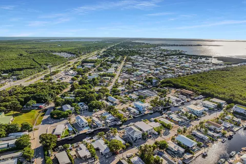 View/Area - 308 Vaca Rd, Key Largo, FL 33037 photo 4 of 9
