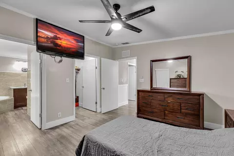 Bedroom - 308 Vaca Rd, Key Largo, FL 33037 photo 4 of 8
