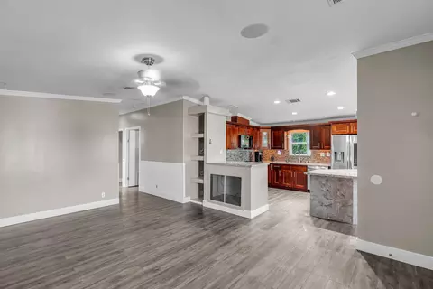 Living - 308 Vaca Rd, Key Largo, FL 33037 photo 5 of 5