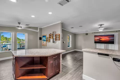 Kitchen - 308 Vaca Rd, Key Largo, FL 33037 photo 4 of 6