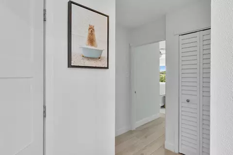 Entry Way - 2110 Dolphin Dr, Marathon, FL 33050 photo 2 of 2