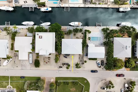 View/Area - 2110 Dolphin Dr, Marathon, FL 33050 photo 7 of 7