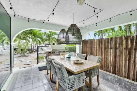 Exterior - 2110 Dolphin Dr, Marathon, FL 33050 photo 5 of 13