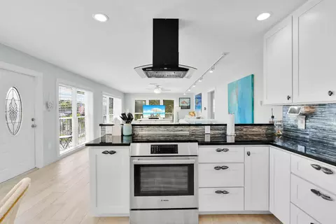 Kitchen - 2110 Dolphin Dr, Marathon, FL 33050 photo 5 of 5