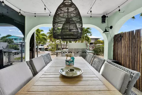 Exterior - 2110 Dolphin Dr, Marathon, FL 33050 photo 6 of 13