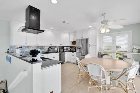 Kitchen - 2110 Dolphin Dr, Marathon, FL 33050 photo 1 of 5