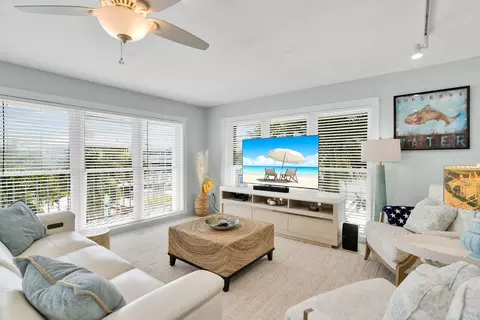 Living - 2110 Dolphin Dr, Marathon, FL 33050 photo 3 of 4