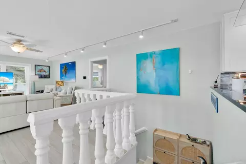 Entry Way - 2110 Dolphin Dr, Marathon, FL 33050 photo 1 of 2