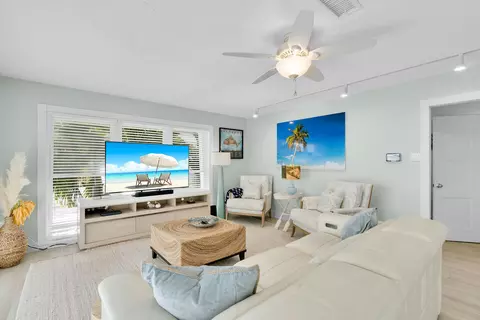 Living - 2110 Dolphin Dr, Marathon, FL 33050 photo 2 of 4