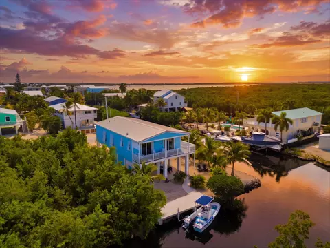 27307 Martinique Ln, Ramrod Key, FL 33042