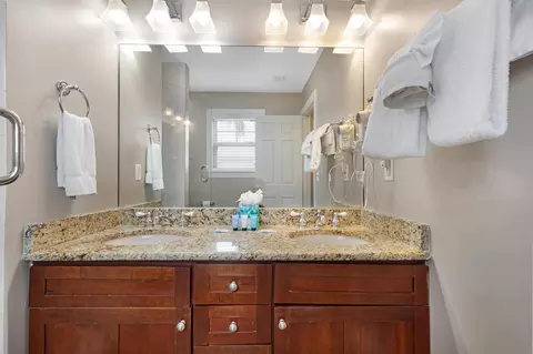 Bath - 7219 Simran Ln, Duck Key, FL 33050 photo 4 of 6