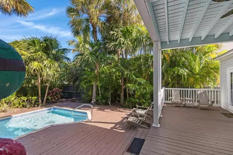 Exterior - 7219 Simran Ln, Duck Key, FL 33050 photo 6 of 15