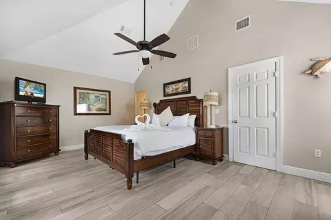 Bedroom - 7219 Simran Ln, Duck Key, FL 33050 photo 5 of 9