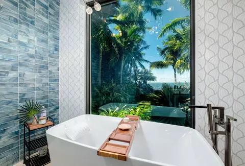 Bath - 16 Avacado St, Islamorada, FL 33036 photo 3 of 18