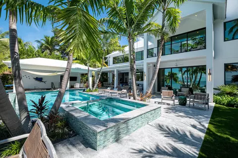 Exterior - 16 Avacado St, Islamorada, FL 33036 photo 2 of 49
