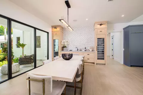 Dining - 16 Avacado St, Islamorada, FL 33036 photo 1 of 2