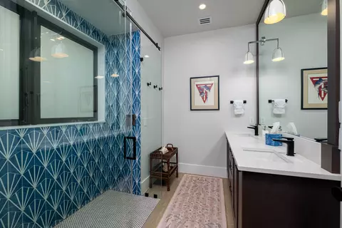 Bath - 16 Avacado St, Islamorada, FL 33036 photo 9 of 18