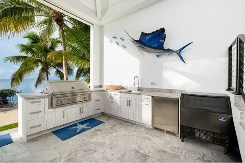 Kitchen - 16 Avacado St, Islamorada, FL 33036 photo 9 of 14