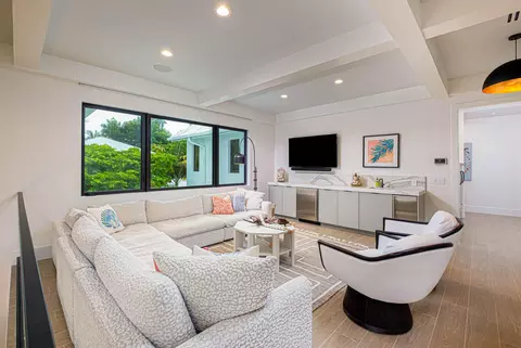 Living - 16 Avacado St, Islamorada, FL 33036 photo 5 of 7