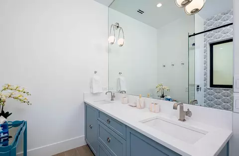 Bath - 16 Avacado St, Islamorada, FL 33036 photo 11 of 18