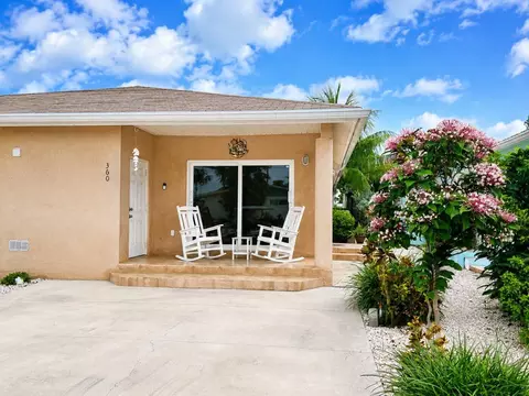 Exterior - 360 3rd St Ocean St, Key Colony, FL 33051 photo 2 of 3