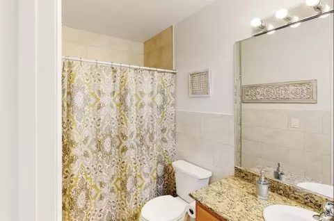 Bath - 360 3rd St Ocean St, Key Colony, FL 33051 photo 2 of 4