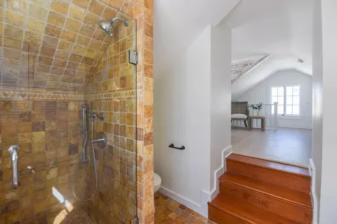 Bath - 1104 Packer St, Key West, FL 33040 photo 5 of 7
