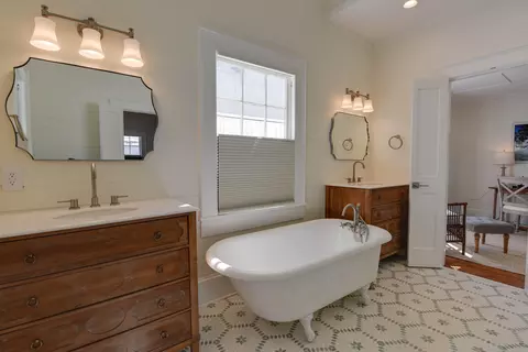Bath - 1104 Packer St, Key West, FL 33040 photo 1 of 7