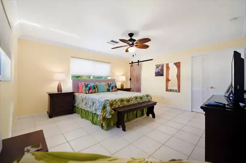 Bedroom - 22939 Sharp Ln, Cudjoe Key, FL 33042 photo 8 of 8