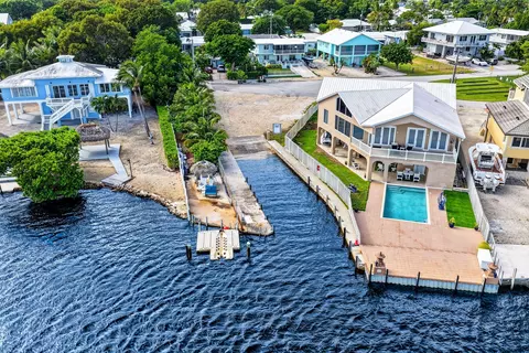 View/Area - 229 2nd Rd, Key Largo, FL 33037 photo 3 of 4