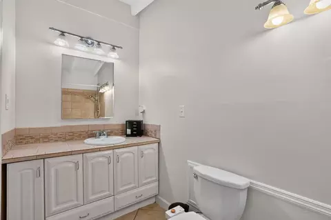 Bath - 229 2nd Rd, Key Largo, FL 33037 photo 2 of 3