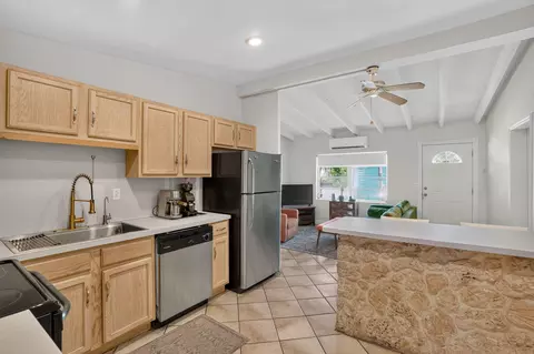 Kitchen - 229 2nd Rd, Key Largo, FL 33037 photo 2 of 3