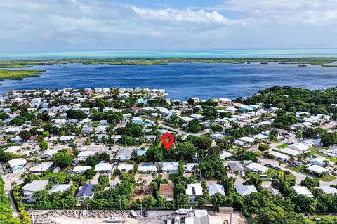 View/Area - 229 2nd Rd, Key Largo, FL 33037 photo 2 of 4