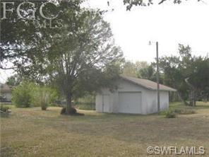 1620 Riverside Dr, Moore Haven, FL 33471 photo 2