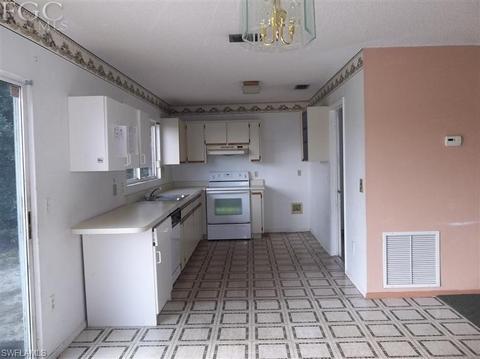 4019 E Sunflower Cir, Labelle, FL 33935 photo 3