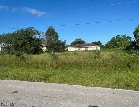 2650-2652 Gretchen Ave S, Lehigh Acres, FL 33973