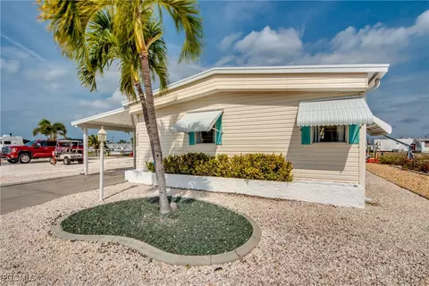 4920 Gulfgate Ln, Saint James City, FL 33956